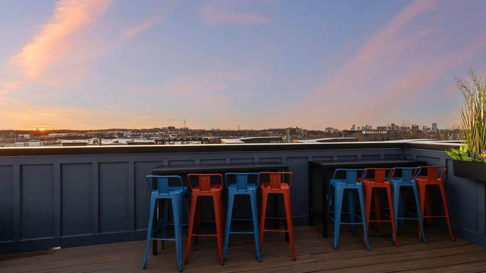 Hot Tub Poker Pool Table & Rooftop City Mls View Nashville Feriehus